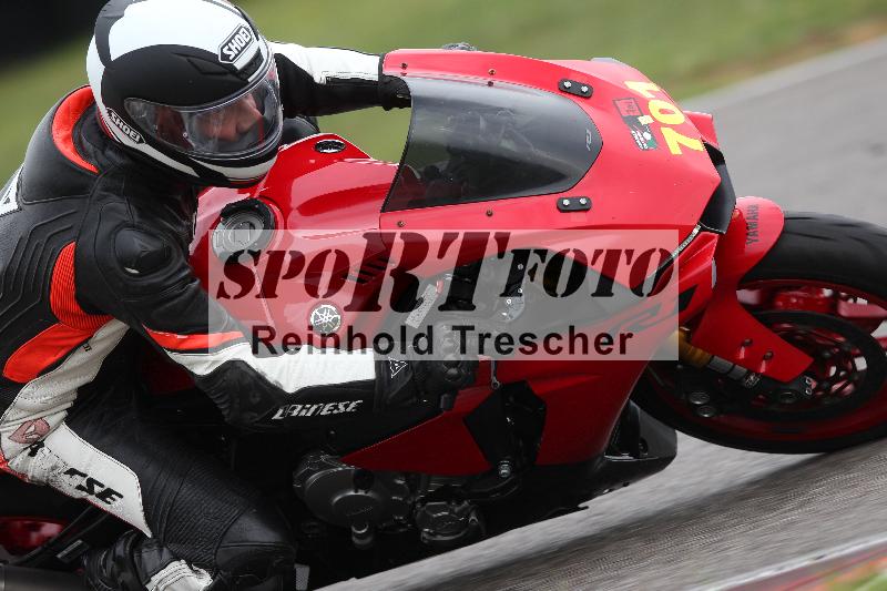 /Archiv-2022/68 13.10.2022 Speer Racing ADR/Freies Fahren rot und gelb/701